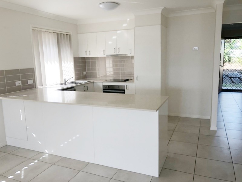 10 Sapphire Place, Pimpama QLD 4209