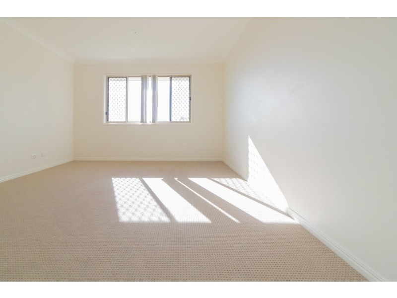 10 Sapphire Place, Pimpama QLD 4209