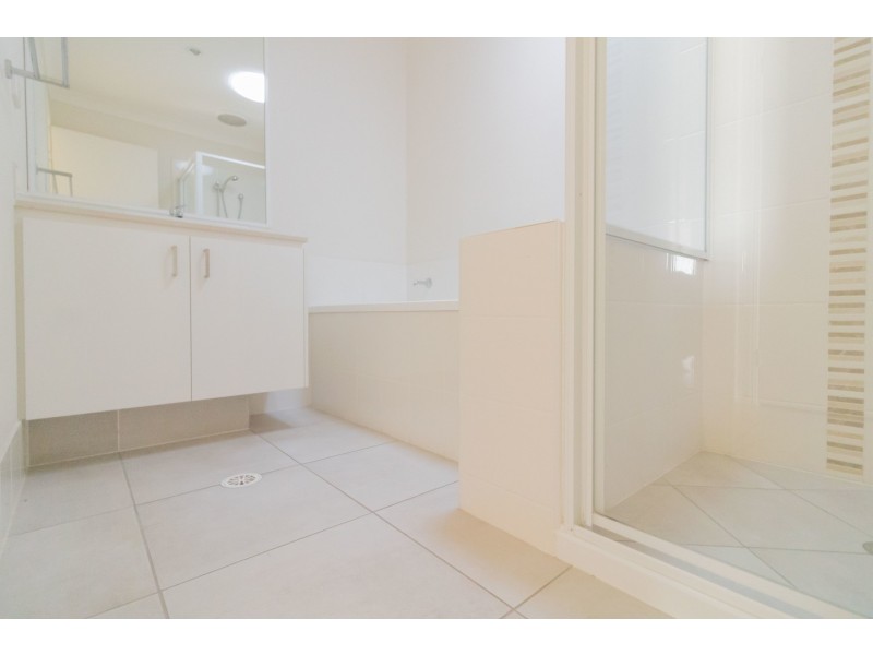 10 Sapphire Place, Pimpama QLD 4209