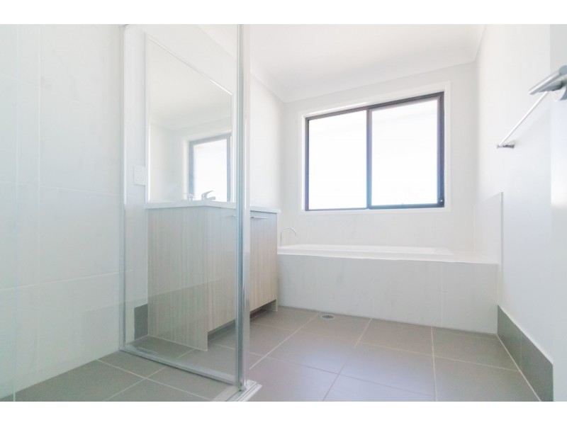 31 Melville Drive, Pimpama QLD 4209