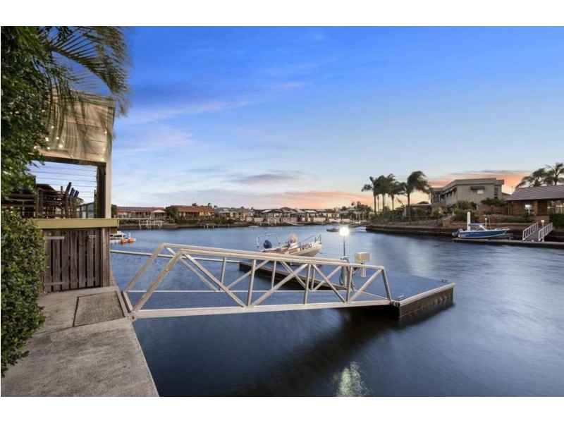 6 Pebble Beach Drive, Runaway Bay QLD 4216