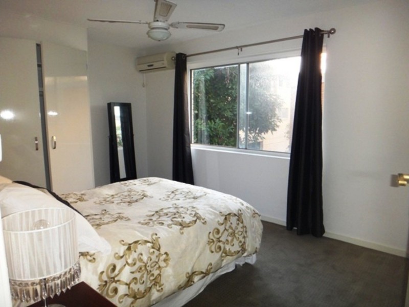 1/22 Leonard Avenue, Surfers Paradise QLD 4217