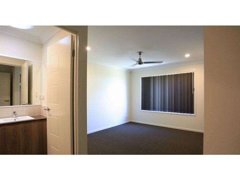 61 Fountain Street, Pimpama QLD 4209