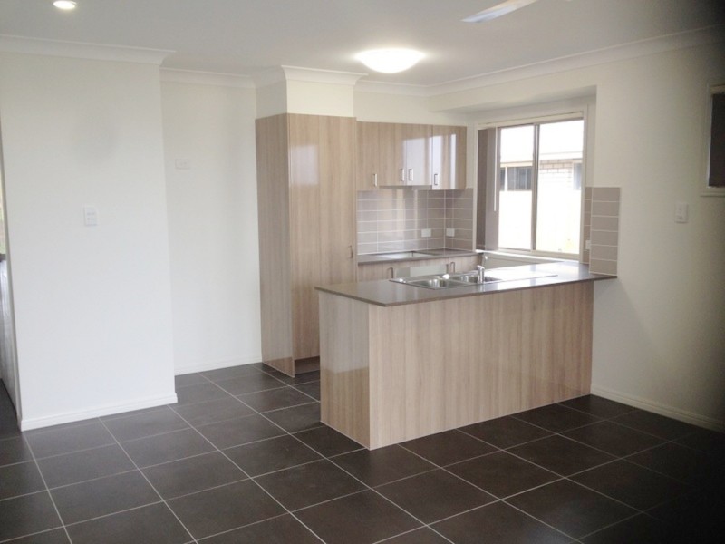 16 Wesley Way, Gleneagle QLD 4285
