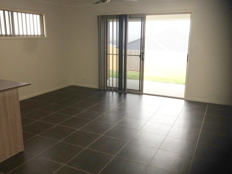 16 Wesley Way, Gleneagle QLD 4285