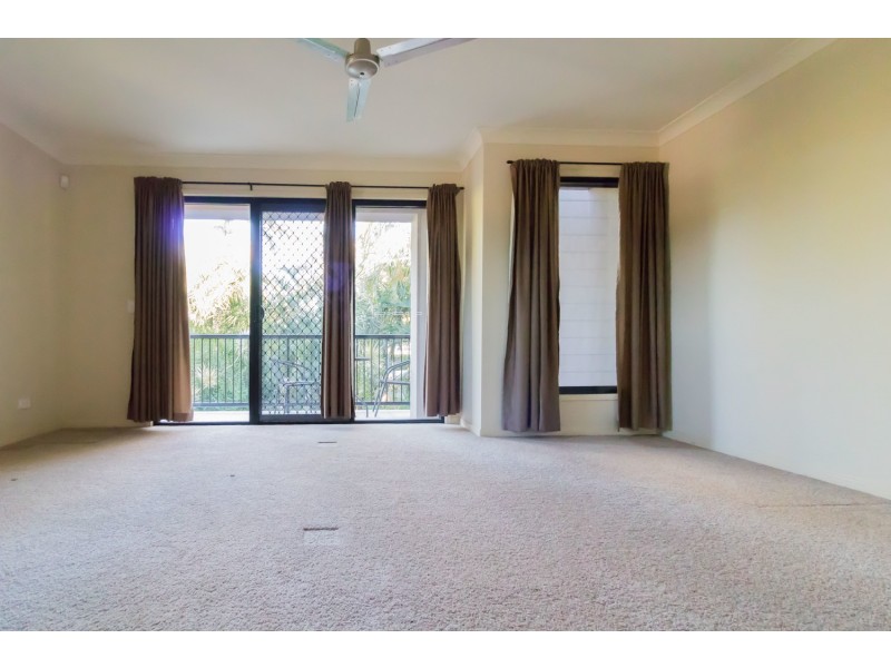 2/18 Ewan Street, Southport QLD 4215