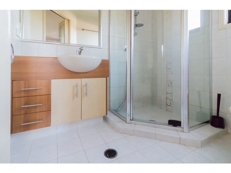 2/18 Ewan Street, Southport QLD 4215