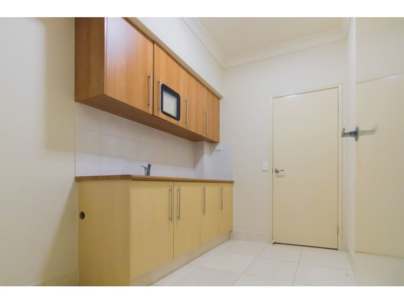 2/18 Ewan Street, Southport QLD 4215