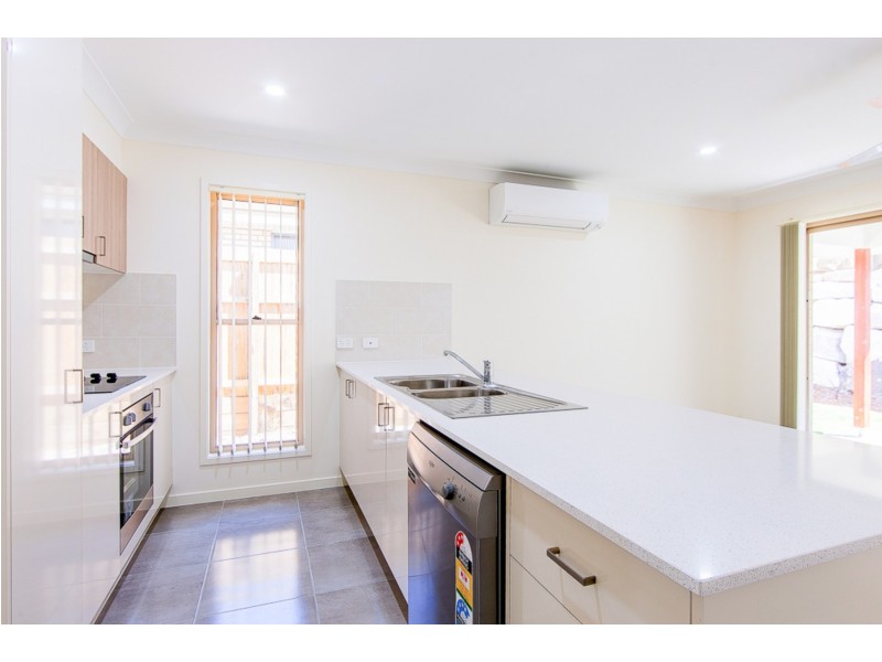 14 Hazel Street, Pimpama QLD 4209