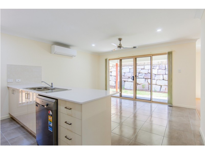 14 Hazel Street, Pimpama QLD 4209