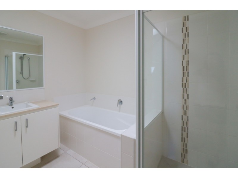 12 Wesley Street, Gleneagle QLD 4285