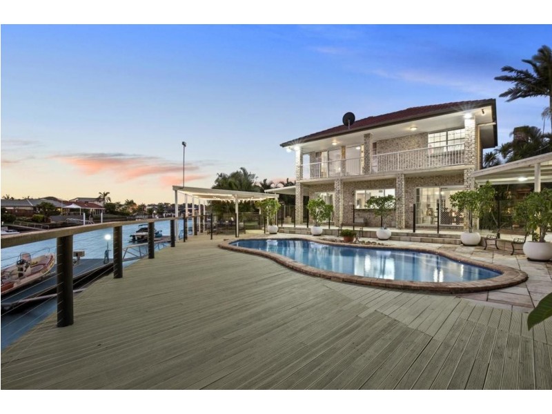 6 Pebble Beach Drive, Runaway Bay QLD 4216