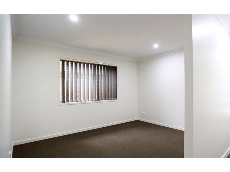 15 Woodrose Circuit, Pimpama QLD 4209