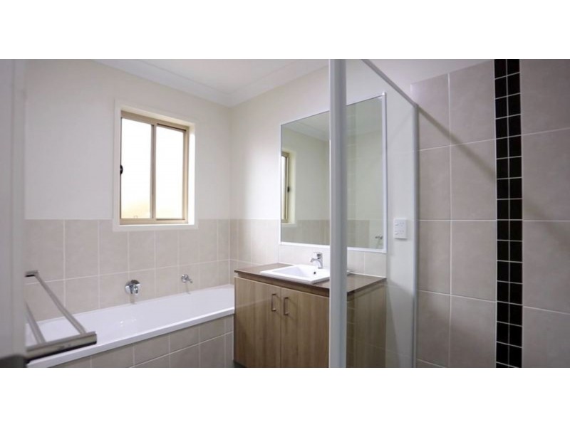 15 Woodrose Circuit, Pimpama QLD 4209