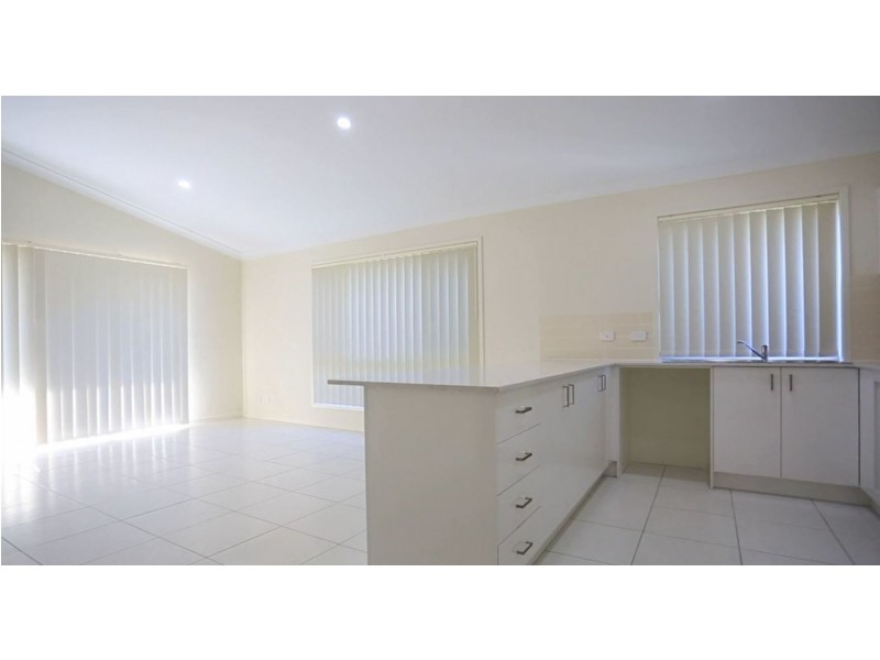 73 Fountain Street, Pimpama QLD 4209