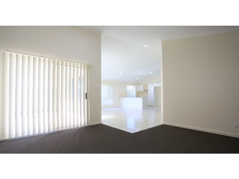 73 Fountain Street, Pimpama QLD 4209