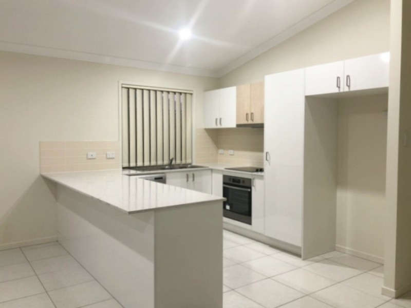 73 Fountain Street, Pimpama QLD 4209