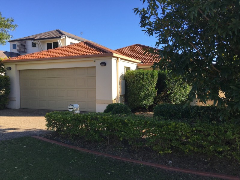 86 Tee Trees Boulevard, Arundel QLD 4214