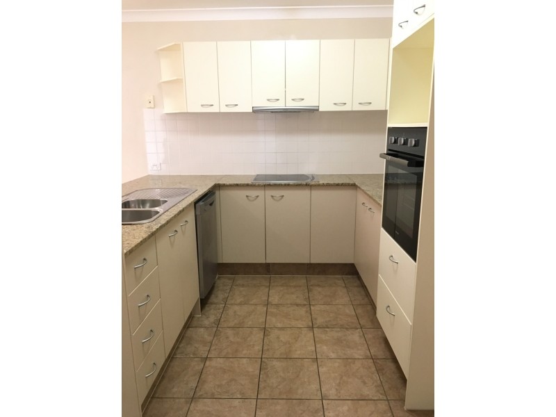 86 Tee Trees Boulevard, Arundel QLD 4214