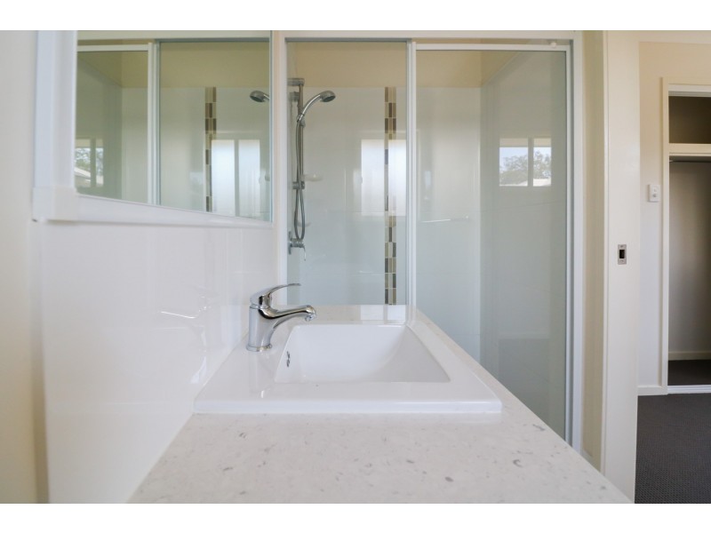 2/11 Brittany Court, Gleneagle QLD 4285