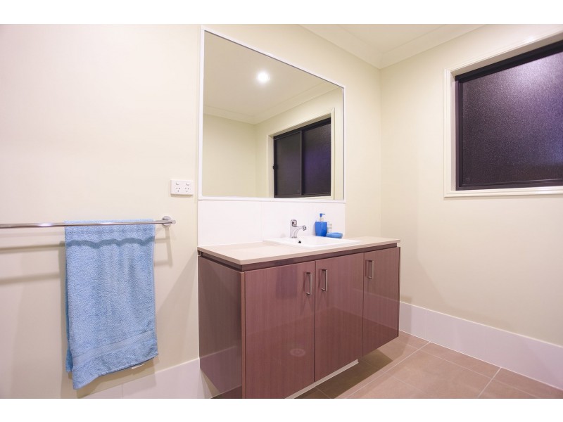 23 Milbrook Crescent, Pimpama QLD 4209