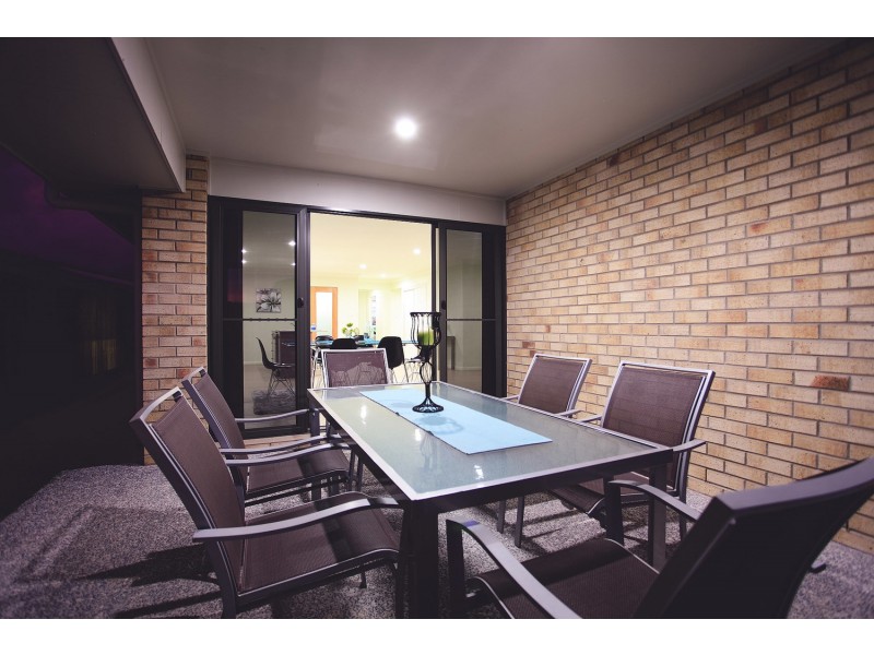 23 Milbrook Crescent, Pimpama QLD 4209