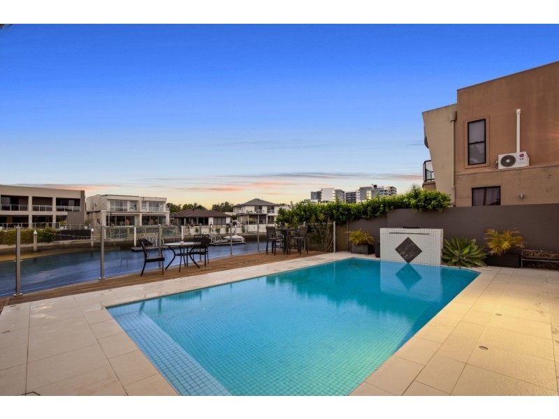 12 North Quay Drive, Biggera Waters QLD 4216