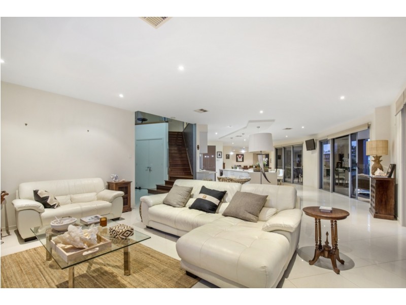 12 North Quay Drive, Biggera Waters QLD 4216