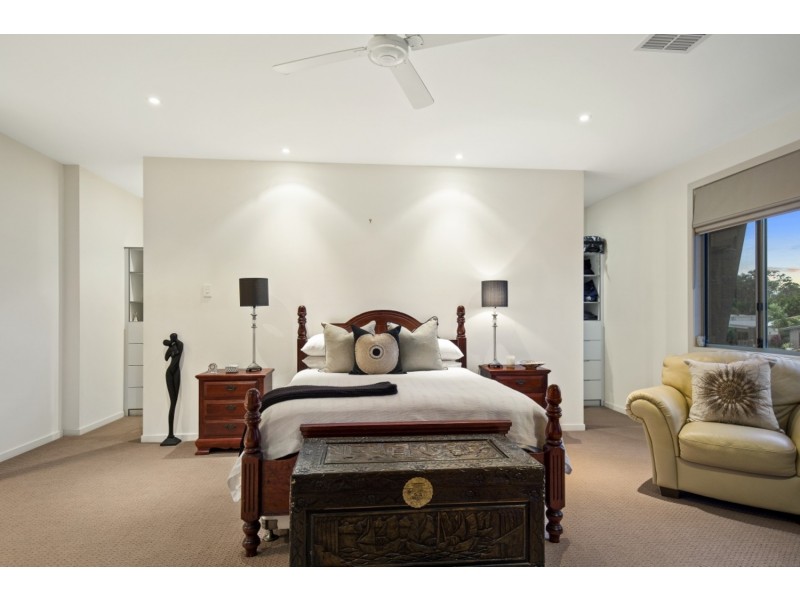 12 North Quay Drive, Biggera Waters QLD 4216