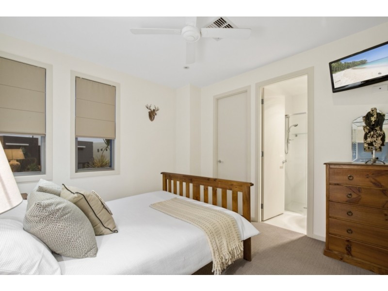 12 North Quay Drive, Biggera Waters QLD 4216