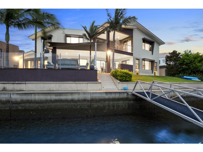 12 North Quay Drive, Biggera Waters QLD 4216