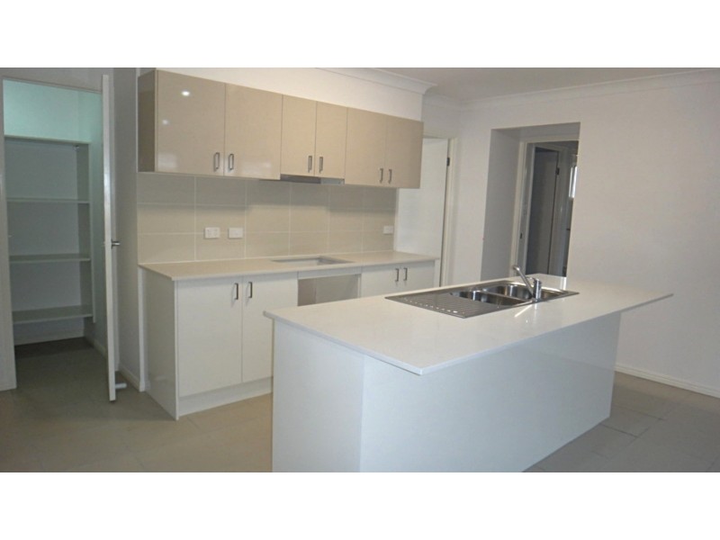 72 Damian Leeding Way, Upper Coomera QLD 4209