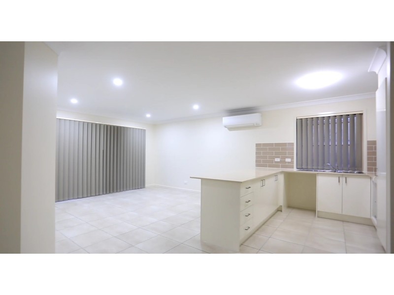 32 Percy Earl Crescent, Pimpama QLD 4209