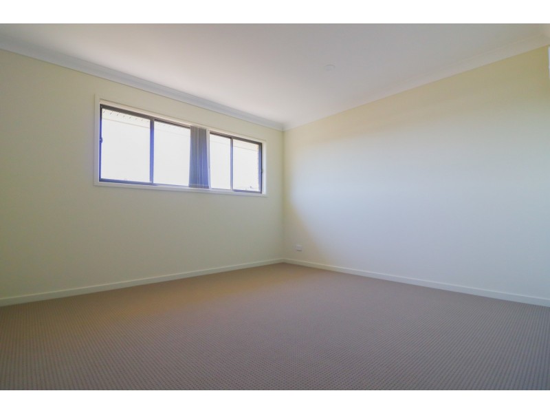 11 Steves Way, Coomera QLD 4209