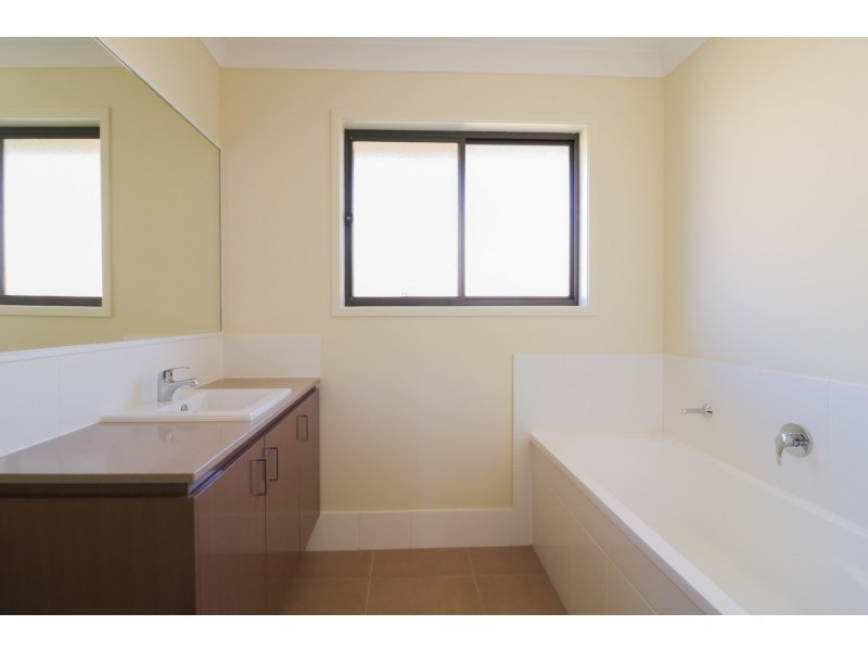 11 Steves Way, Coomera QLD 4209