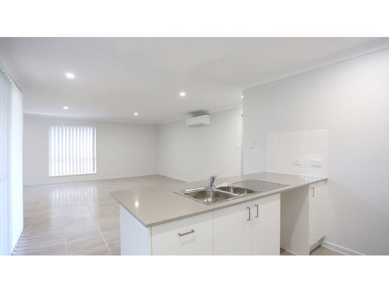 20 Hazel Street, Pimpama QLD 4209