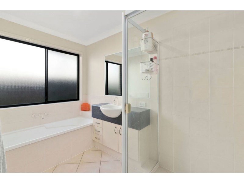 9 Laurina Court, Elanora QLD 4221