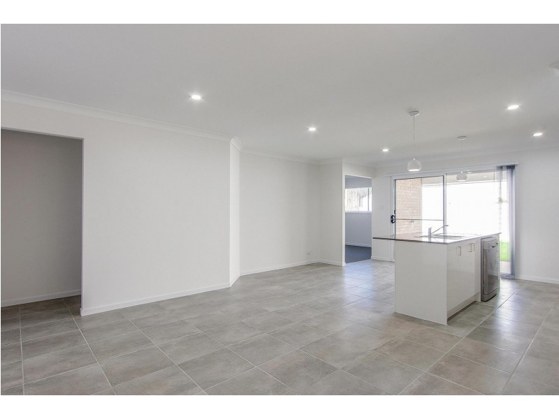 18 Clermont Street, Holmview QLD 4207
