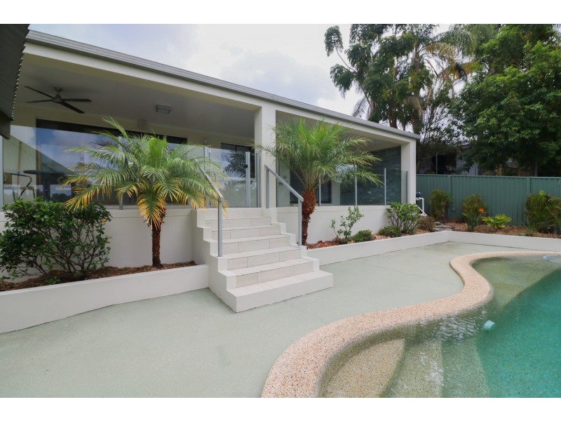 13 Zoeller Drive, Parkwood QLD 4214