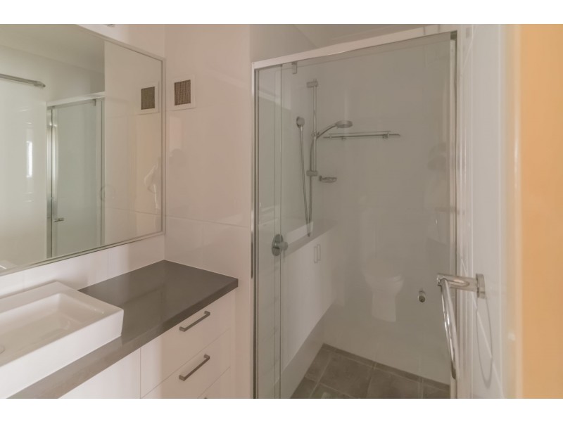 27/48 The Esplanade, Paradise Point QLD 4216