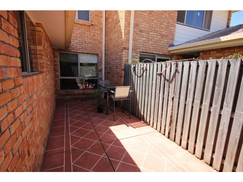 2/146 Central Street, Labrador QLD 4215