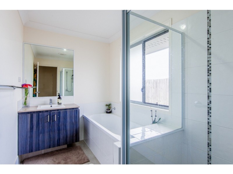 64 Damian Leeding Way, Upper Coomera QLD 4209