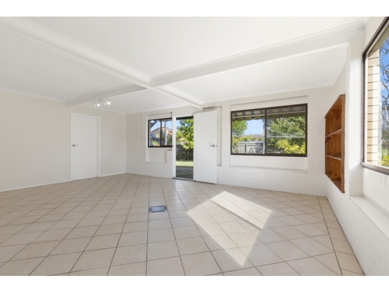 290 Bayview Street, Hollywell QLD 4216