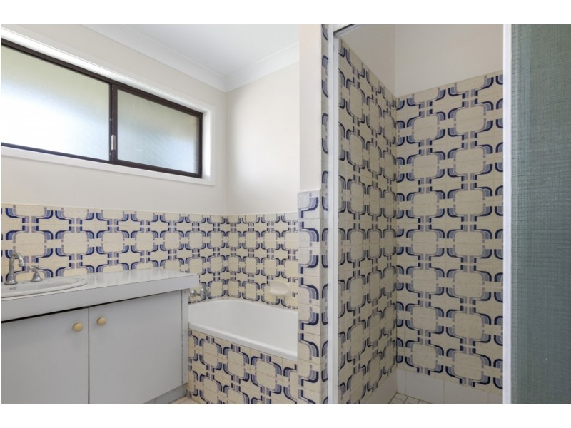 290 Bayview Street, Hollywell QLD 4216