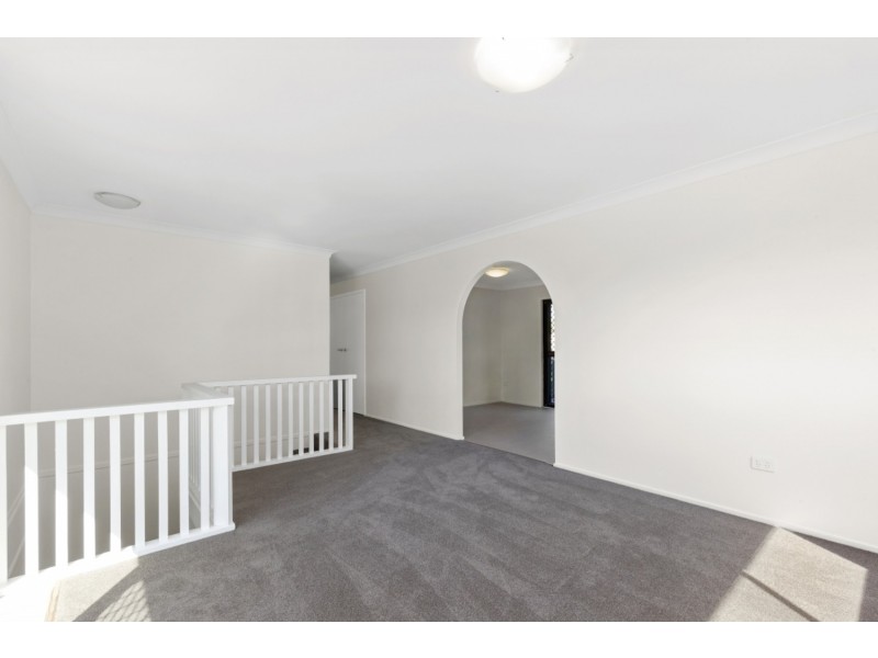 290 Bayview Street, Hollywell QLD 4216