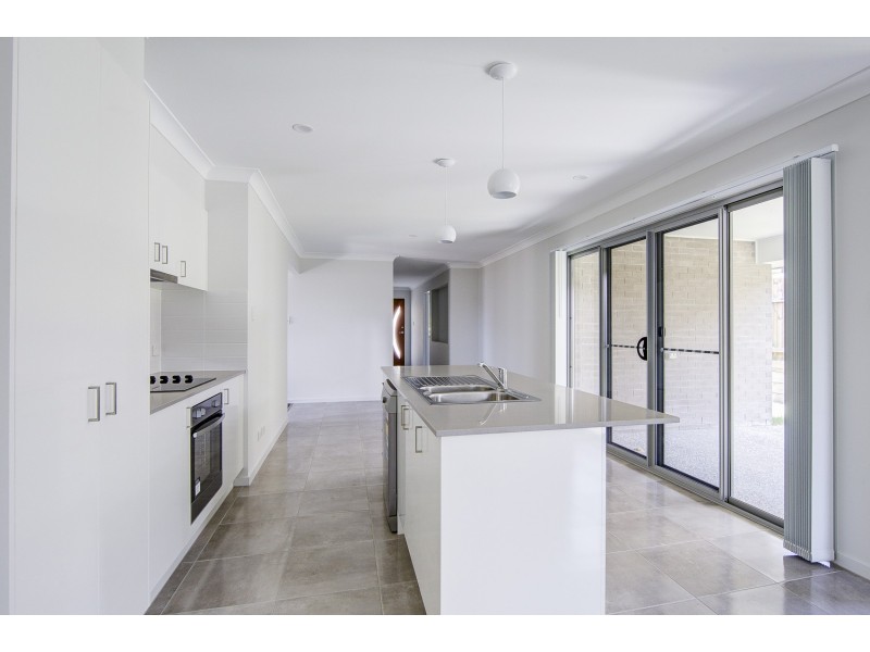 16 Dysart Drive, Holmview QLD 4207