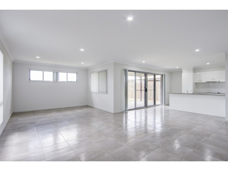 44 Dysart Drive, Holmview QLD 4207