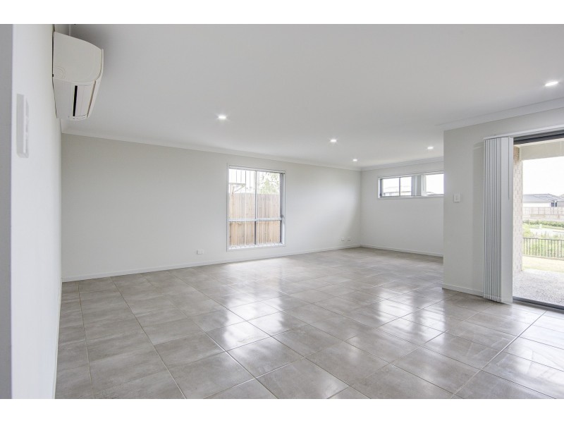 44 Dysart Drive, Holmview QLD 4207