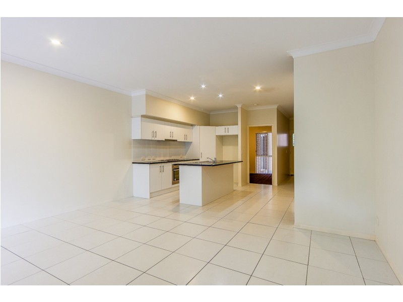 2/1 Frankland Avenue, Waterford QLD 4133