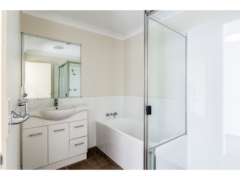 2/1 Frankland Avenue, Waterford QLD 4133